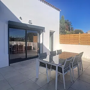 https://la-parenthse-maison-t3-au-calme-avec-parking-gratuit.fr-provencehotel.com